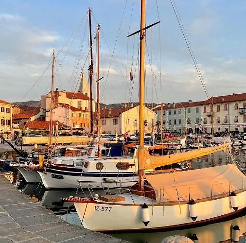 דירה Apartmaji Pri Bosi Nogi