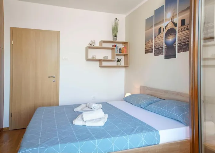 Apartmaji Pri Bosi Nogi דירה *