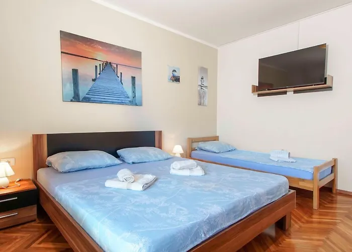 Apartmaji Pri Bosi Nogi * איזולה