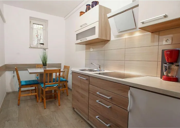 דירה Apartmaji Pri Bosi Nogi איזולה