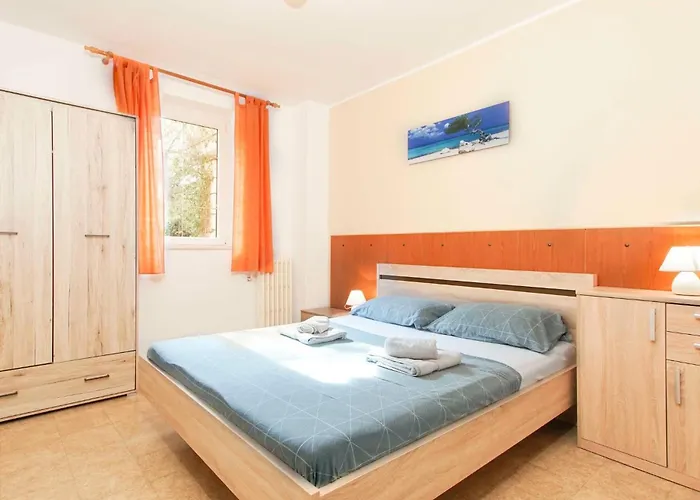 Apartmaji Pri Bosi Nogi דירה איזולה